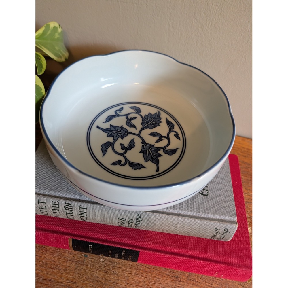 Vintage Japanese Blue and White Porcelain Scalloped Bowl Leaf Vine Motif 6in